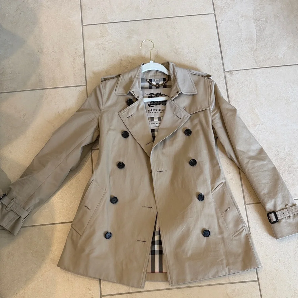 Burberry Tan Double-Breasted Trench Coat with Check Lining - Picture 1 of 5